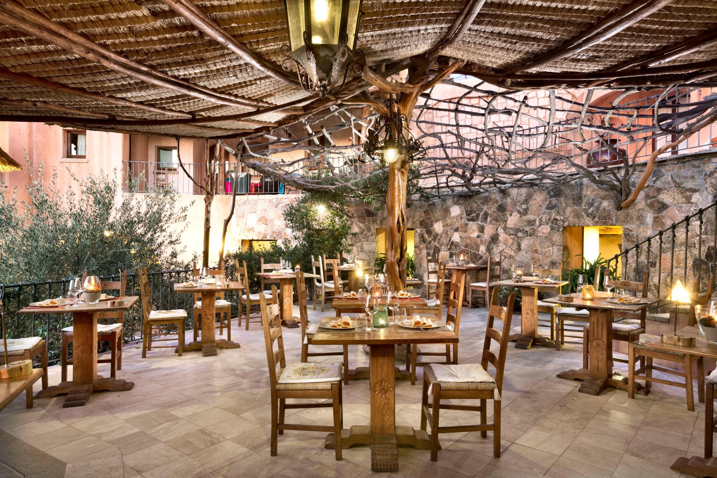 Hotel Arathena San Pantaleo Exterior foto