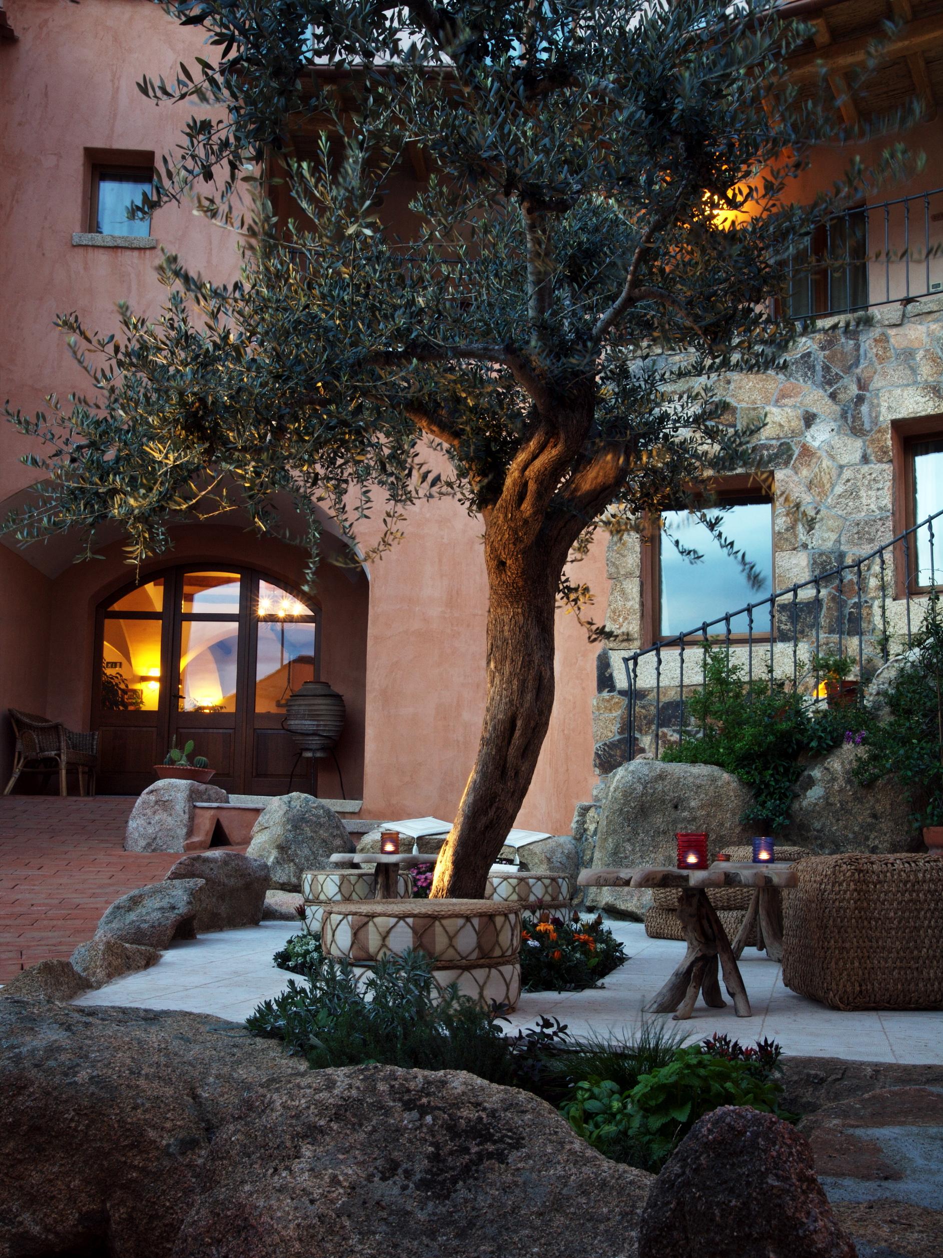 Hotel Arathena San Pantaleo Exterior foto