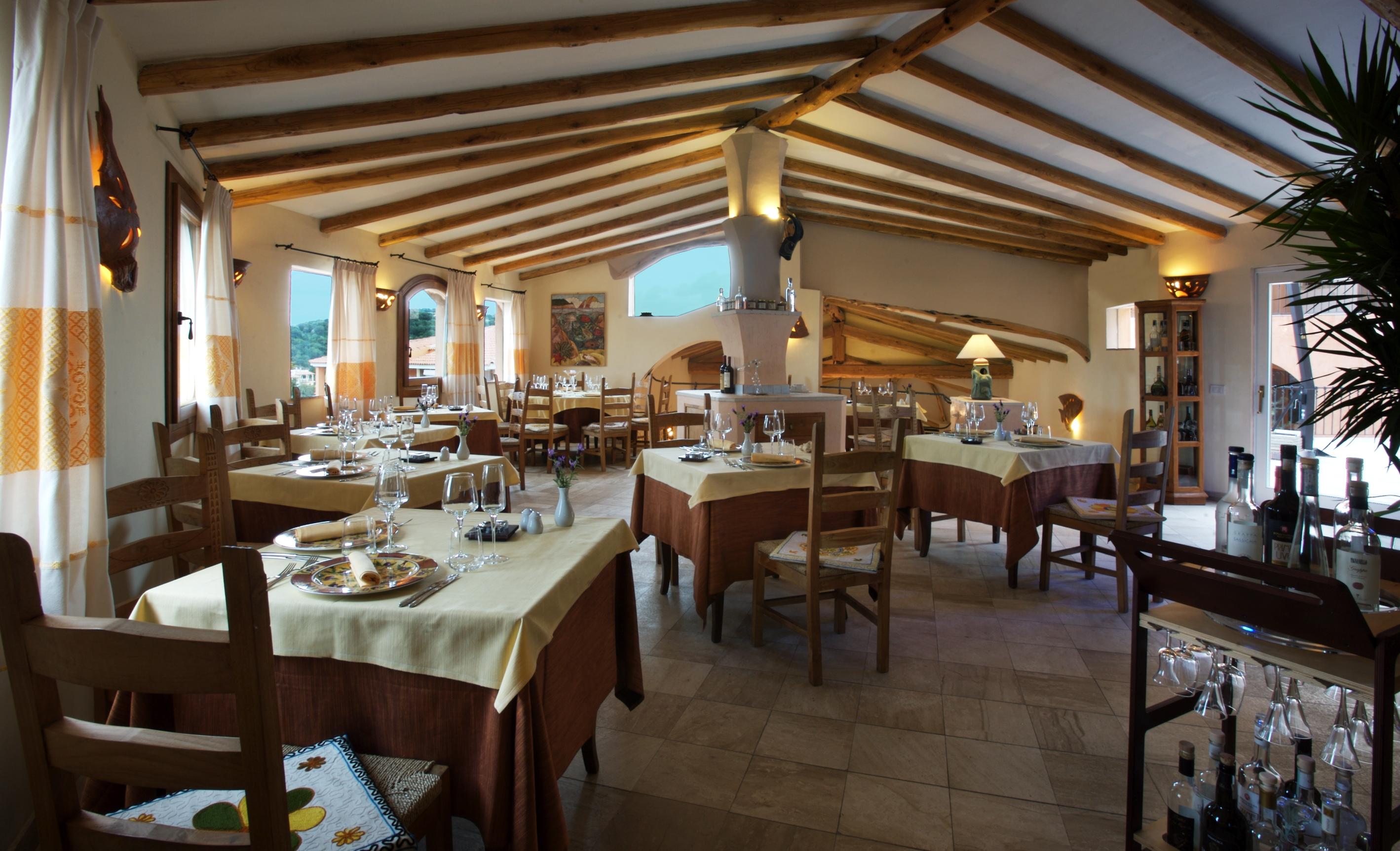 Hotel Arathena San Pantaleo Exterior foto