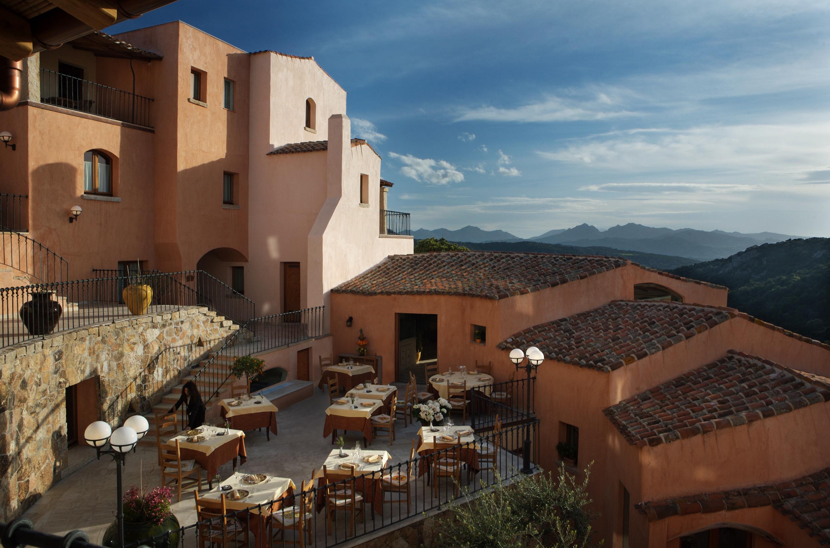 Hotel Arathena San Pantaleo Exterior foto