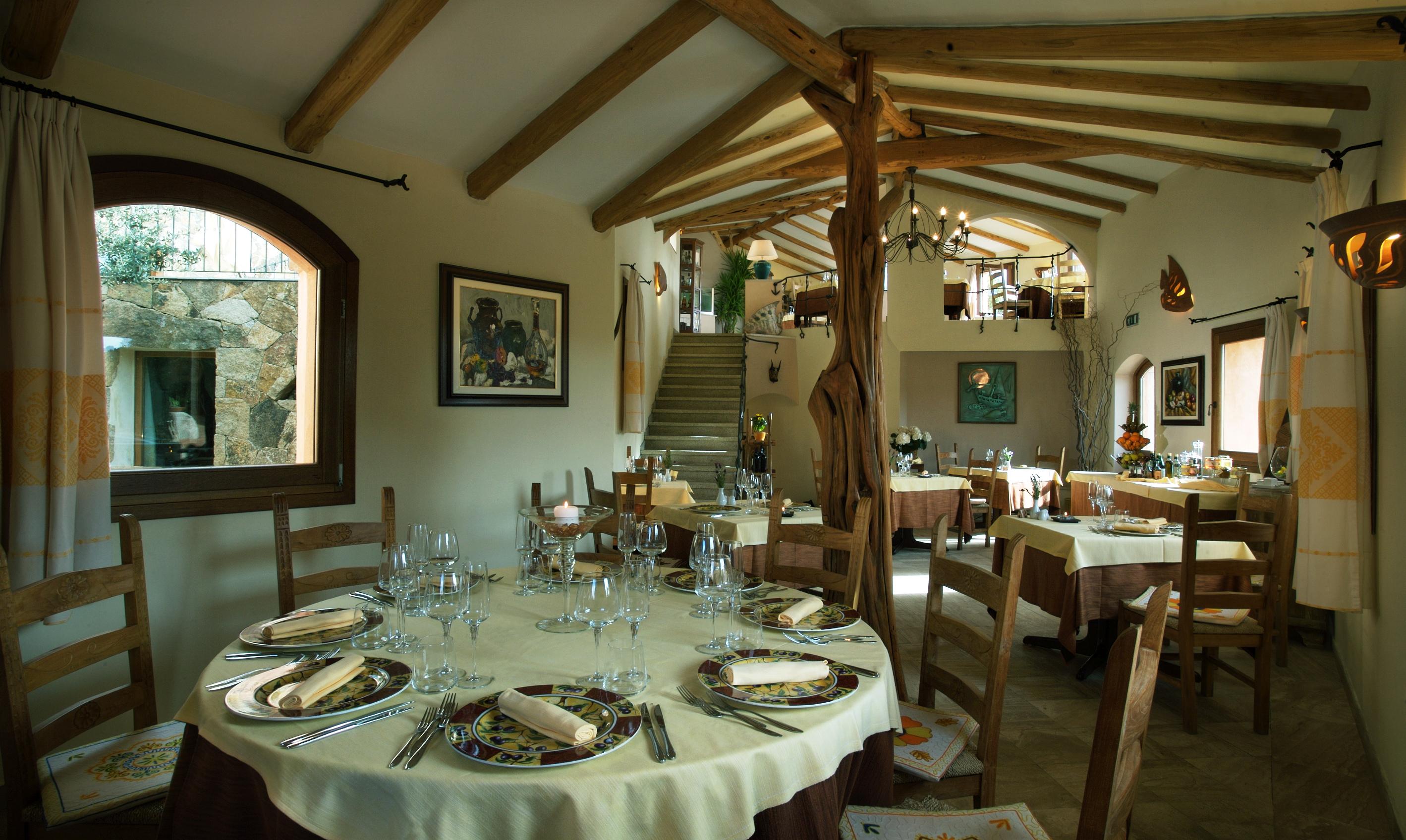 Hotel Arathena San Pantaleo Exterior foto
