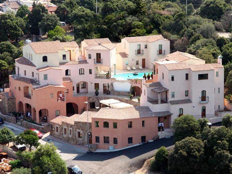 Hotel Arathena San Pantaleo Exterior foto