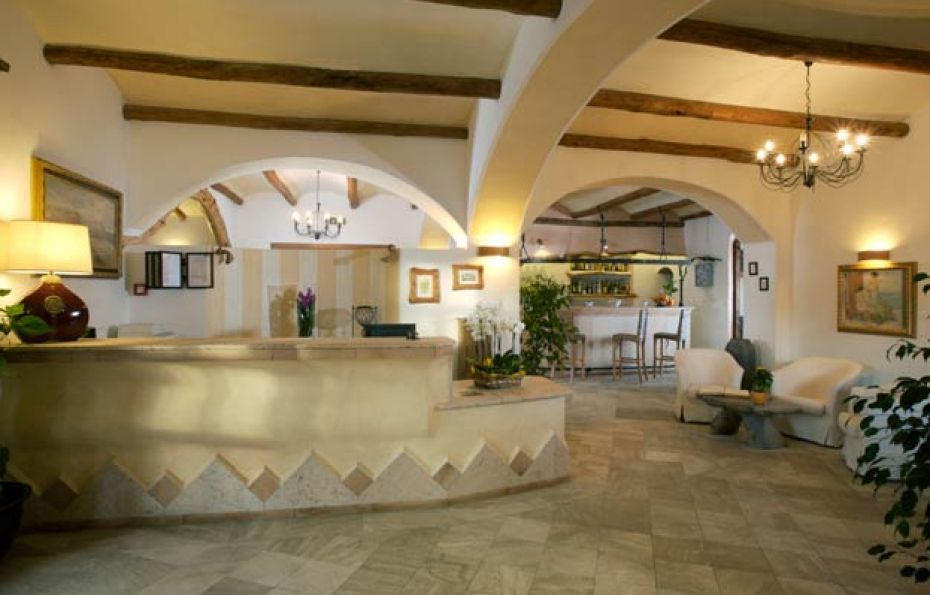Hotel Arathena San Pantaleo Exterior foto