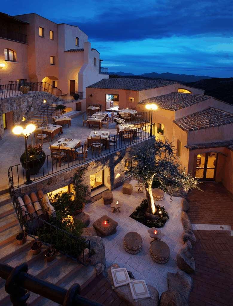 Hotel Arathena San Pantaleo Exterior foto